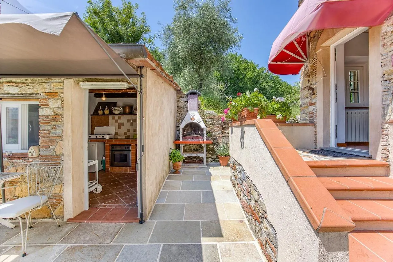 Villa Casa Ortomaggiore With Pool & Sauna Camaiore